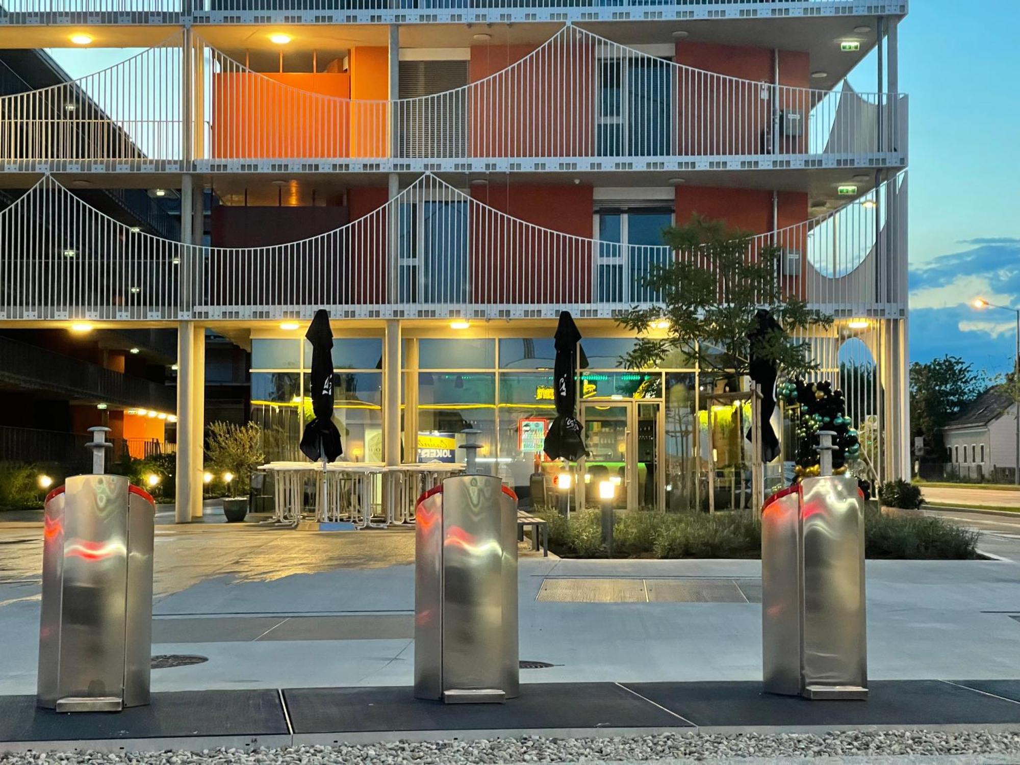Luxusapartment Mit 40 Qm Terrasse, E-Parkplatz Und Parkplatz Graz Eksteriør bilde