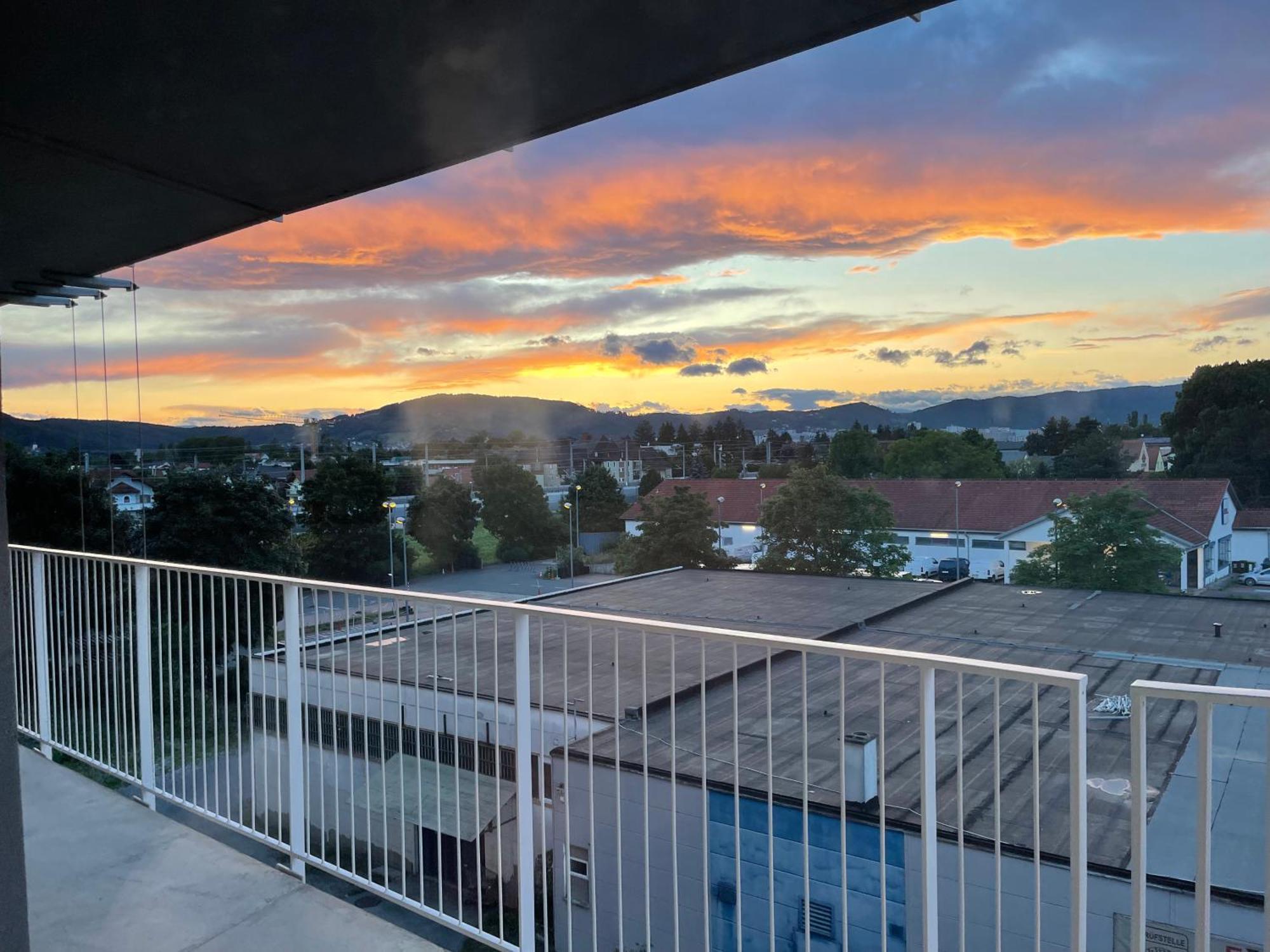 Luxusapartment Mit 40 Qm Terrasse, E-Parkplatz Und Parkplatz Graz Eksteriør bilde